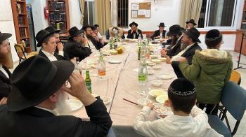 מבצע מצה והתוועדות י״א ניסן בהדר התחתון חיפה